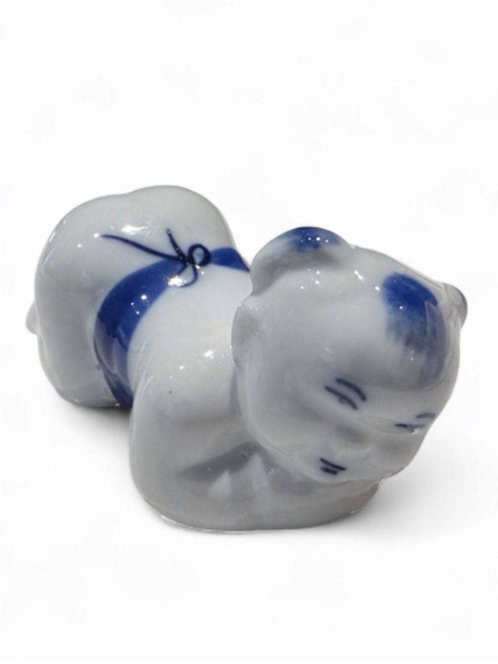 Vintage Chinese Blue and White Porcelain Crawling Baby Chopstick Rest 2.5” x 1”